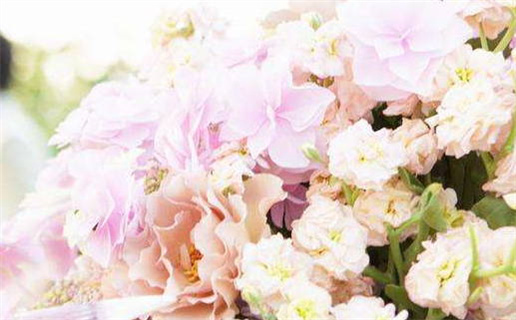 2032年农历七月初四结婚吉日查询 今日办喜事好吗