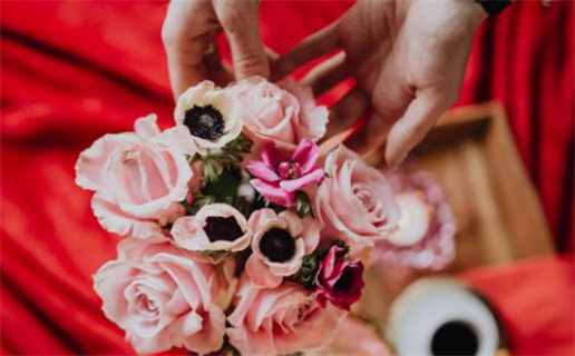 2027年农历腊月初十是不是结婚吉日 今日办婚礼好吗