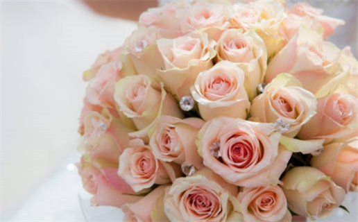 2030年07月15日结婚吉日查询 适不适合办婚礼